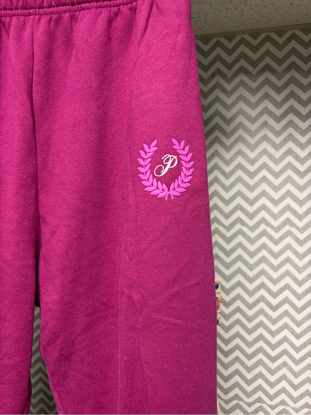 PINK Victoria's Secret Bright Fuchsia Jogger Sweatpants - Picture 2 of 3